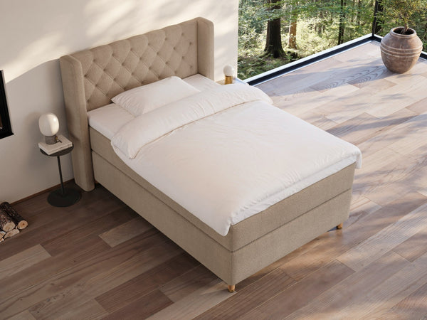 Eira Fjord 140x200 Bouclé latte Nordic Dream tilbyder senge med skandinavisk design og højkvalitets materialer. Oplev perfekt komfort for en god nattesøvn. Bestil din i dag!