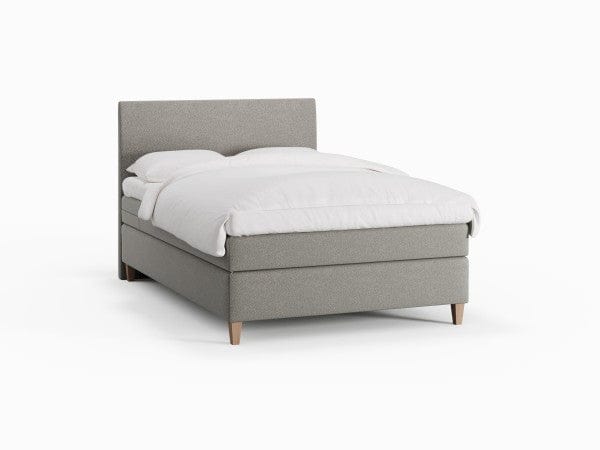 Snefrid Snö 140x210 Lys grå Nordic Dream tilbyder senge med skandinavisk design og højkvalitets materialer. Oplev perfekt komfort for en god nattesøvn. Bestil din i dag!