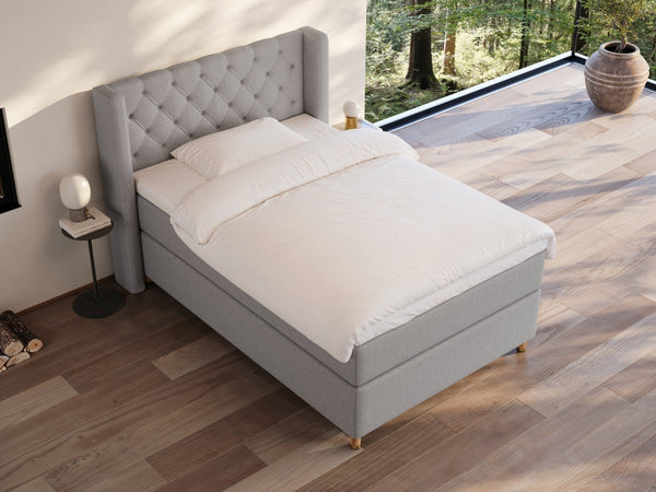 Eira Fjord 140x200 Lys grå Nordic Dream tilbyder senge med skandinavisk design og højkvalitets materialer. Oplev perfekt komfort for en god nattesøvn. Bestil din i dag!
