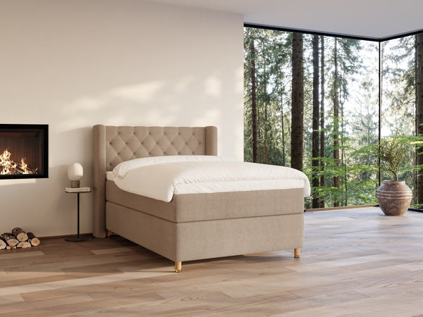 Eira Fjord 140x200 Bouclé latte Nordic Dream tilbyder senge med skandinavisk design og højkvalitets materialer. Oplev perfekt komfort for en god nattesøvn. Bestil din i dag!