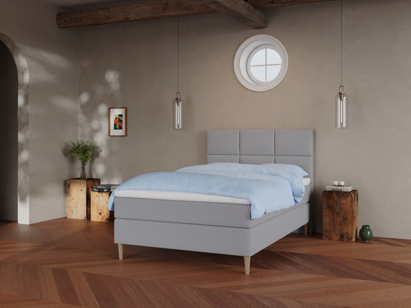 Svanhild Älv 140x200 Lys grå Nordic Dream tilbyder senge med skandinavisk design og højkvalitets materialer. Oplev perfekt komfort for en god nattesøvn. Bestil din i dag!