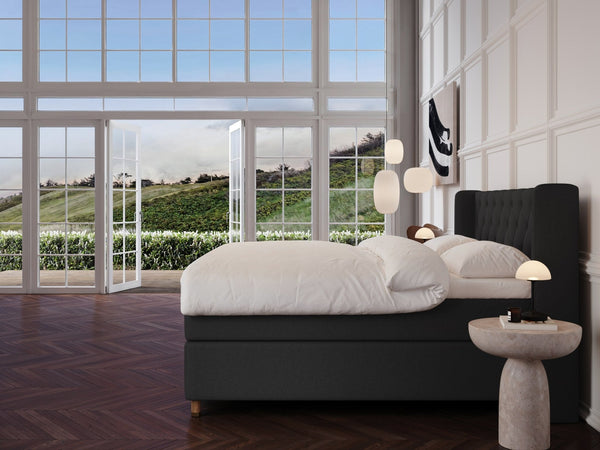 Eira Fjäll 220x220 Antracit Nordic Dream tilbyder senge med skandinavisk design og højkvalitets materialer. Oplev perfekt komfort for en god nattesøvn. Bestil din i dag!