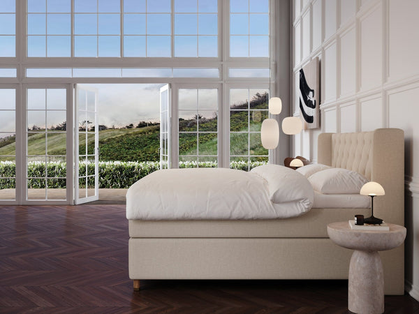 Eira Fjäll 220x220 Sand Nordic Dream tilbyder senge med skandinavisk design og højkvalitets materialer. Oplev perfekt komfort for en god nattesøvn. Bestil din i dag!