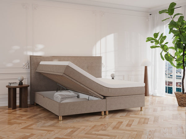 Alva Fjord 220x220 Bouclé latte Nordic Dream tilbyder senge med skandinavisk design og højkvalitets materialer. Oplev perfekt komfort for en god nattesøvn. Bestil din i dag!