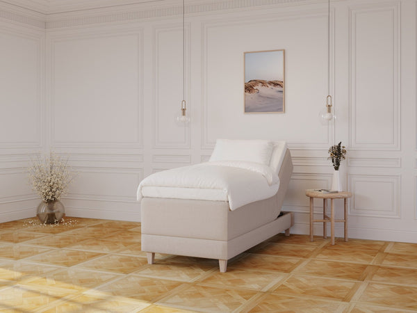 Aura Fjord 90x200 Sand Nordic Dream tilbyder senge med skandinavisk design og højkvalitets materialer. Oplev perfekt komfort for en god nattesøvn. Bestil din i dag!