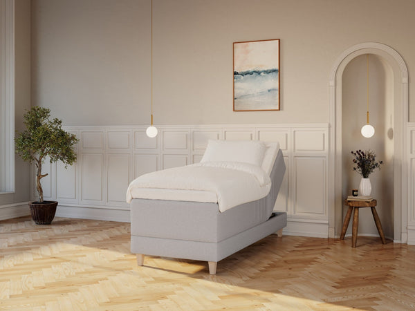 Aura Nordlys 90x200 Lys grå Nordic Dream tilbyder senge med skandinavisk design og højkvalitets materialer. Oplev perfekt komfort for en god nattesøvn. Bestil din i dag!