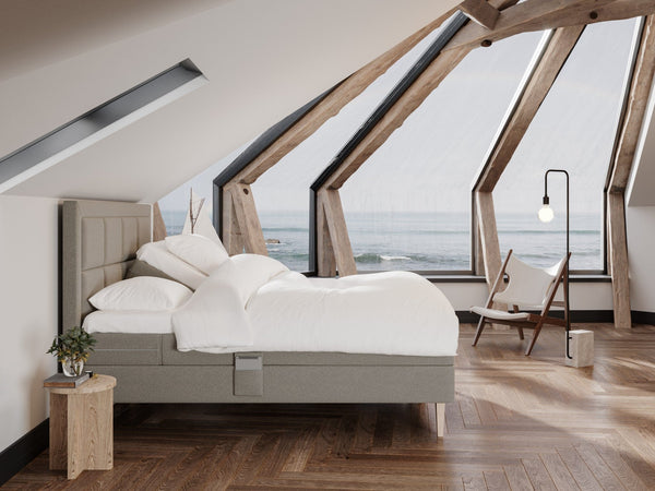 Ragna Fjord 160x200 Lys grå Nordic Dream tilbyder senge med skandinavisk design og højkvalitets materialer. Oplev perfekt komfort for en god nattesøvn. Bestil din i dag!