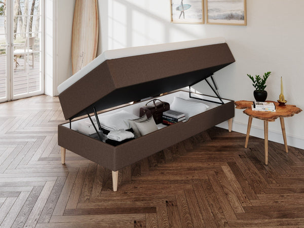 Astrid Fjord 90x200 Mørk brun Nordic Dream tilbyder senge med skandinavisk design og højkvalitets materialer. Oplev perfekt komfort for en god nattesøvn. Bestil din i dag!