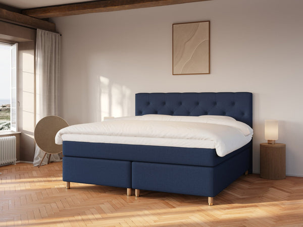 Nora Fjäll | 220x220 | Dyb blå - Nordic Dream