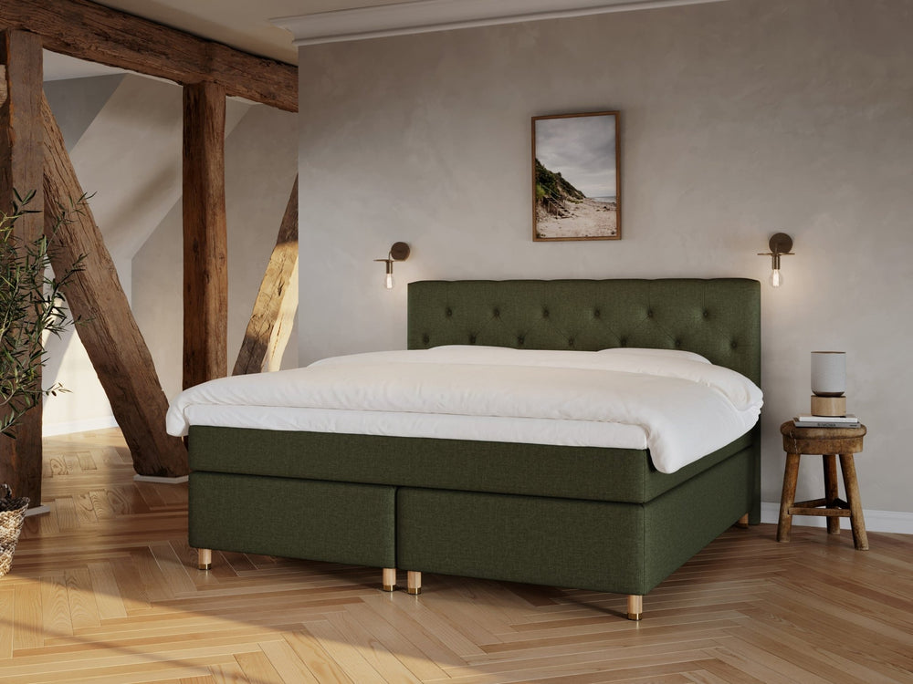 Nora Fjord | 210x210 | Dyb grøn - Nordic Dream