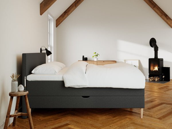 Astrid Nordlys 180x210 Antracit Nordic Dream tilbyder senge med skandinavisk design og højkvalitets materialer. Oplev perfekt komfort for en god nattesøvn. Bestil din i dag!
