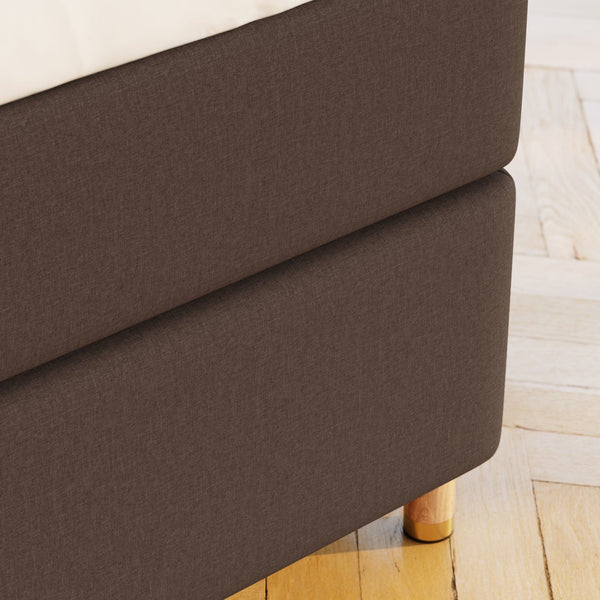 Nora Fjäll 210x210 Mørk brun Nordic Dream tilbyder senge med skandinavisk design og højkvalitets materialer. Oplev perfekt komfort for en god nattesøvn. Bestil din i dag!