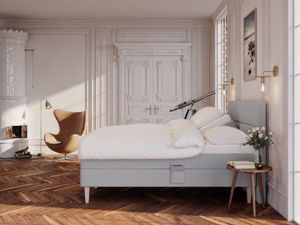 Ragna Nordlys 180x210 Lys grå Nordic Dream tilbyder senge med skandinavisk design og højkvalitets materialer. Oplev perfekt komfort for en god nattesøvn. Bestil din i dag!