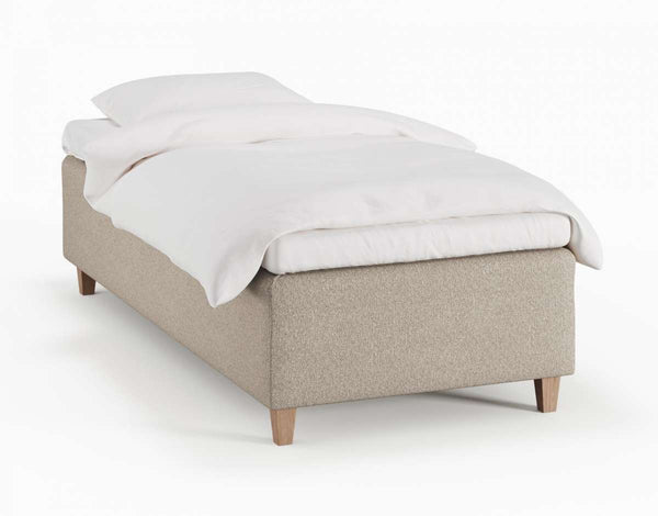 Freja Älv 90x200 Sand Nordic Dream tilbyder senge med skandinavisk design og højkvalitets materialer. Oplev perfekt komfort for en god nattesøvn. Bestil din i dag!
