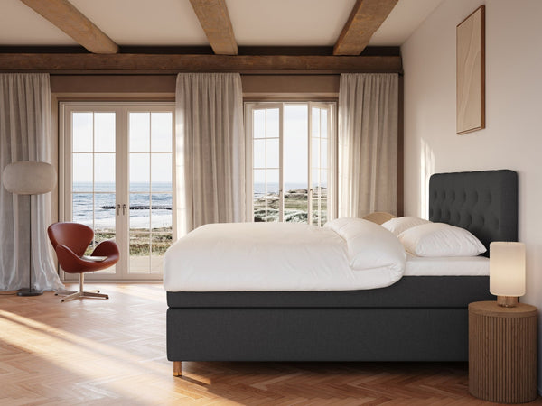 Nora Fjäll | 220x220 | Antracit - Nordic Dream