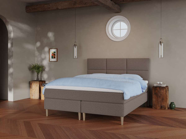 Svanhild Älv 180x210 Mørk brun Nordic Dream tilbyder senge med skandinavisk design og højkvalitets materialer. Oplev perfekt komfort for en god nattesøvn. Bestil din i dag!