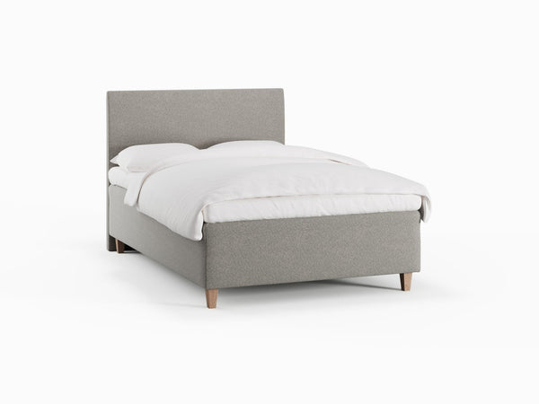 Freja Fjäll 140x200 Lys grå Nordic Dream tilbyder senge med skandinavisk design og højkvalitets materialer. Oplev perfekt komfort for en god nattesøvn. Bestil din i dag!