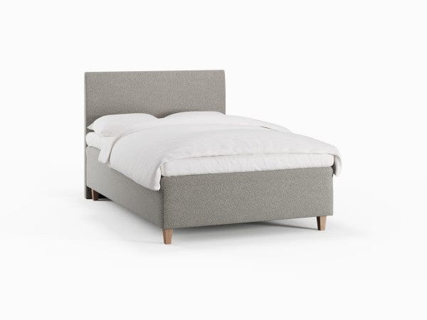 Freja Nordlys 140x200 Lys grå Nordic Dream tilbyder senge med skandinavisk design og højkvalitets materialer. Oplev perfekt komfort for en god nattesøvn. Bestil din i dag!