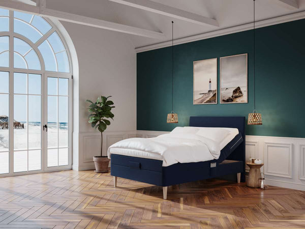 Ragna Fjäll 140x200 Dyb blå Nordic Dream tilbyder senge med skandinavisk design og højkvalitets materialer. Oplev perfekt komfort for en god nattesøvn. Bestil din i dag!