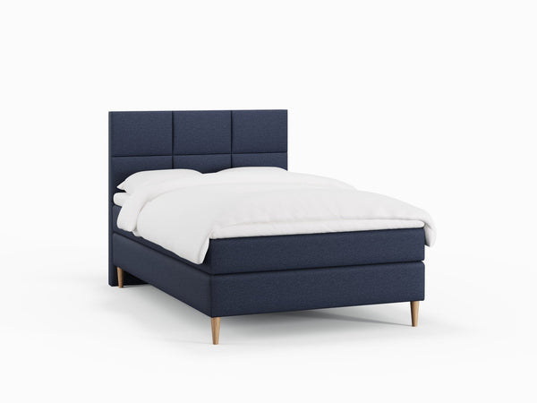 Svanhild Fjord 120x200 Dyb blå Nordic Dream tilbyder senge med skandinavisk design og højkvalitets materialer. Oplev perfekt komfort for en god nattesøvn. Bestil din i dag!