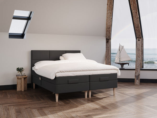 Ragna Fjord 180x200 Antracit Nordic Dream tilbyder senge med skandinavisk design og højkvalitets materialer. Oplev perfekt komfort for en god nattesøvn. Bestil din i dag!