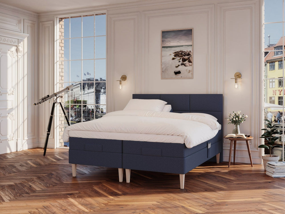 Ragna Nordlys 180x210 Dyb blå Nordic Dream tilbyder senge med skandinavisk design og højkvalitets materialer. Oplev perfekt komfort for en god nattesøvn. Bestil din i dag!