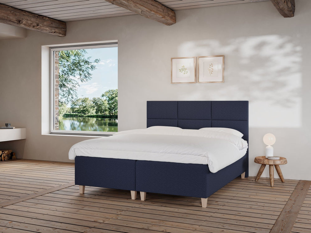 Freja Fjord 160x200 Dyb blå Nordic Dream tilbyder senge med skandinavisk design og højkvalitets materialer. Oplev perfekt komfort for en god nattesøvn. Bestil din i dag!