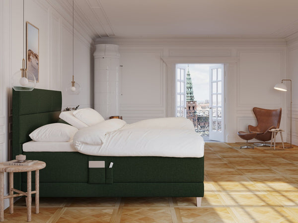 Aura Älv 210x210 Dyb grøn Nordic Dream tilbyder senge med skandinavisk design og højkvalitets materialer. Oplev perfekt komfort for en god nattesøvn. Bestil din i dag!