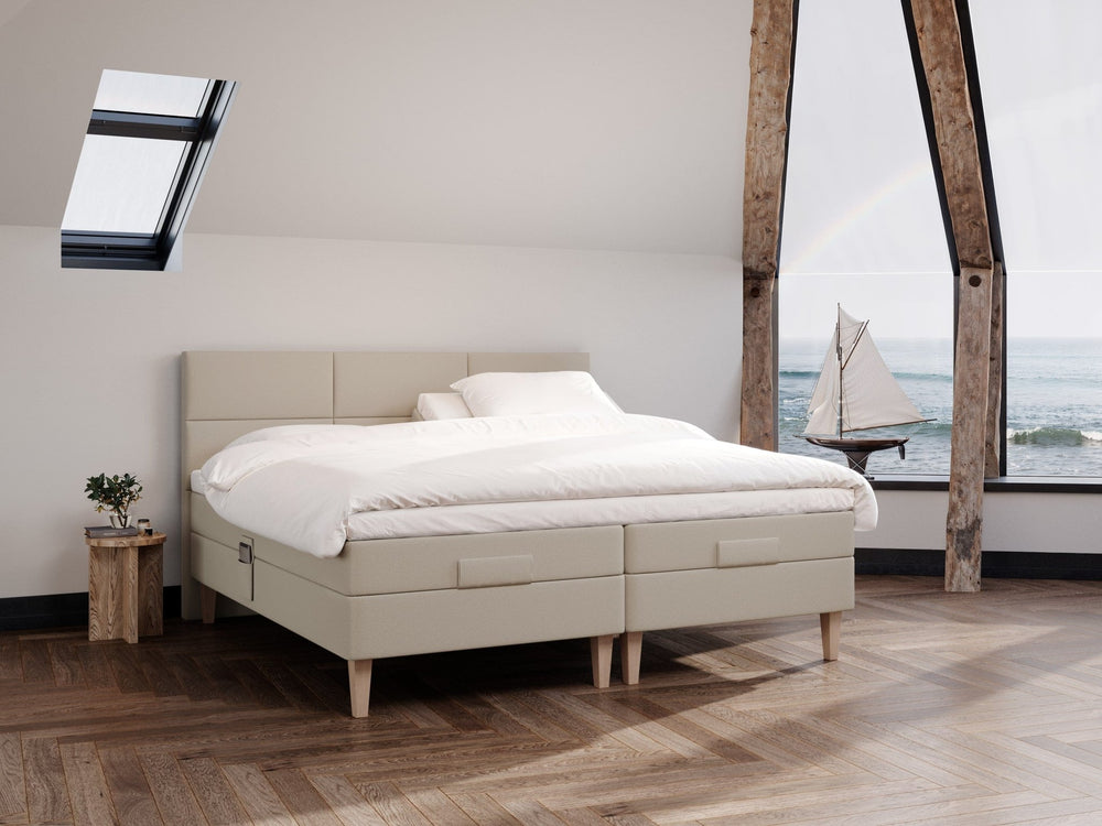 Ragna Fjord 210x210 Sand Nordic Dream tilbyder senge med skandinavisk design og højkvalitets materialer. Oplev perfekt komfort for en god nattesøvn. Bestil din i dag!