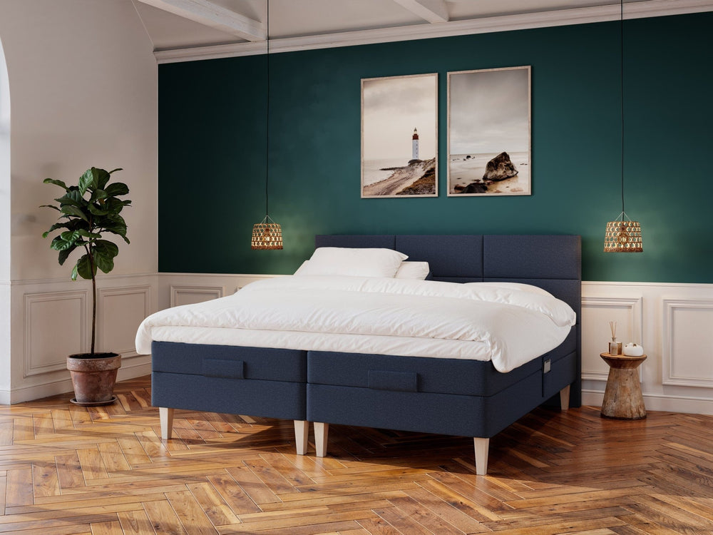 Ragna Fjäll 210x210 Dyb blå Nordic Dream tilbyder senge med skandinavisk design og højkvalitets materialer. Oplev perfekt komfort for en god nattesøvn. Bestil din i dag!