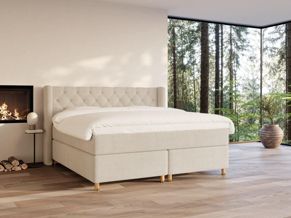 Eira Fjord 210x210 Bouclé cream Nordic Dream tilbyder senge med skandinavisk design og højkvalitets materialer. Oplev perfekt komfort for en god nattesøvn. Bestil din i dag!