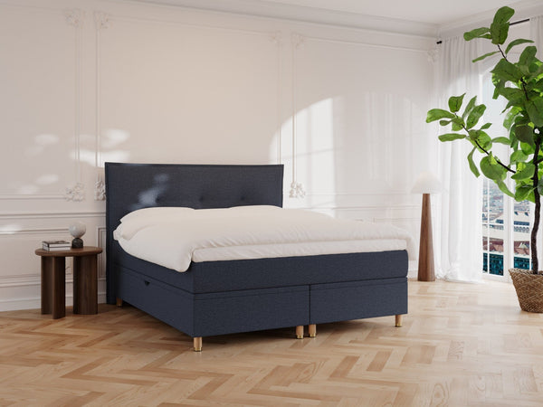 Alva Älv 160x200 Dyb blå Nordic Dream tilbyder senge med skandinavisk design og højkvalitets materialer. Oplev perfekt komfort for en god nattesøvn. Bestil din i dag!