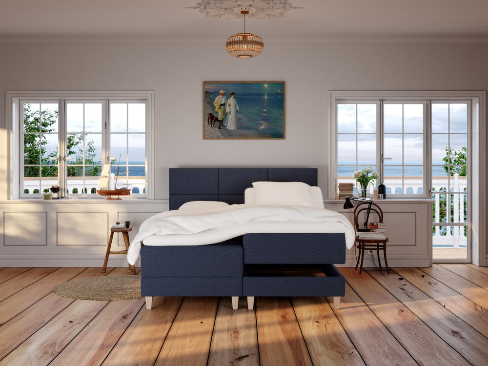 Aura Älv 180x200 Dyb blå Nordic Dream tilbyder senge med skandinavisk design og højkvalitets materialer. Oplev perfekt komfort for en god nattesøvn. Bestil din i dag!