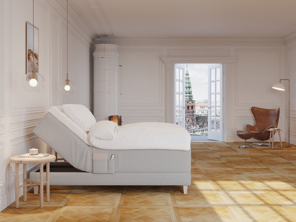 Aura Fjord 90x210 Lys grå Nordic Dream tilbyder senge med skandinavisk design og højkvalitets materialer. Oplev perfekt komfort for en god nattesøvn. Bestil din i dag!