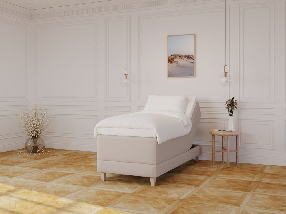 Aura Fjord 90x210 Sand Nordic Dream tilbyder senge med skandinavisk design og højkvalitets materialer. Oplev perfekt komfort for en god nattesøvn. Bestil din i dag!