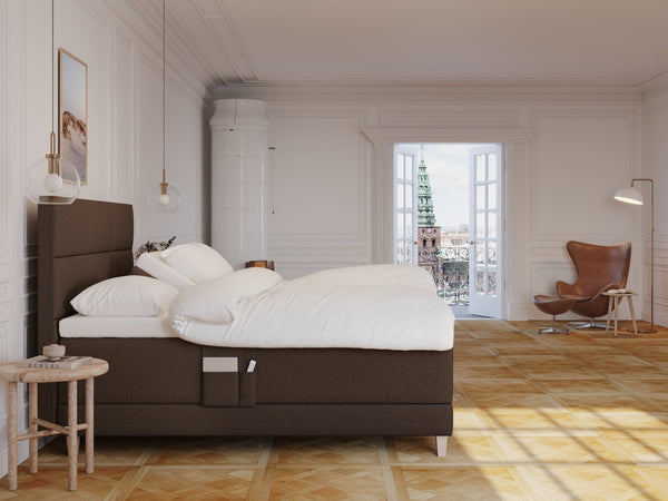Aura Älv 180x200 Mørk brun Nordic Dream tilbyder senge med skandinavisk design og højkvalitets materialer. Oplev perfekt komfort for en god nattesøvn. Bestil din i dag!