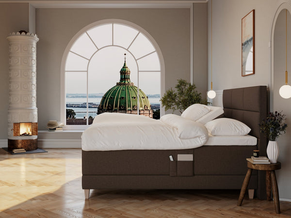 Aura Nordlys 210x210 Mørk brun Nordic Dream tilbyder senge med skandinavisk design og højkvalitets materialer. Oplev perfekt komfort for en god nattesøvn. Bestil din i dag!