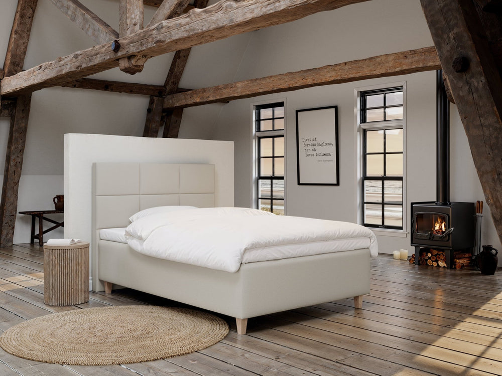 Freja Nordlys 140x200 Sand Nordic Dream tilbyder senge med skandinavisk design og højkvalitets materialer. Oplev perfekt komfort for en god nattesøvn. Bestil din i dag!