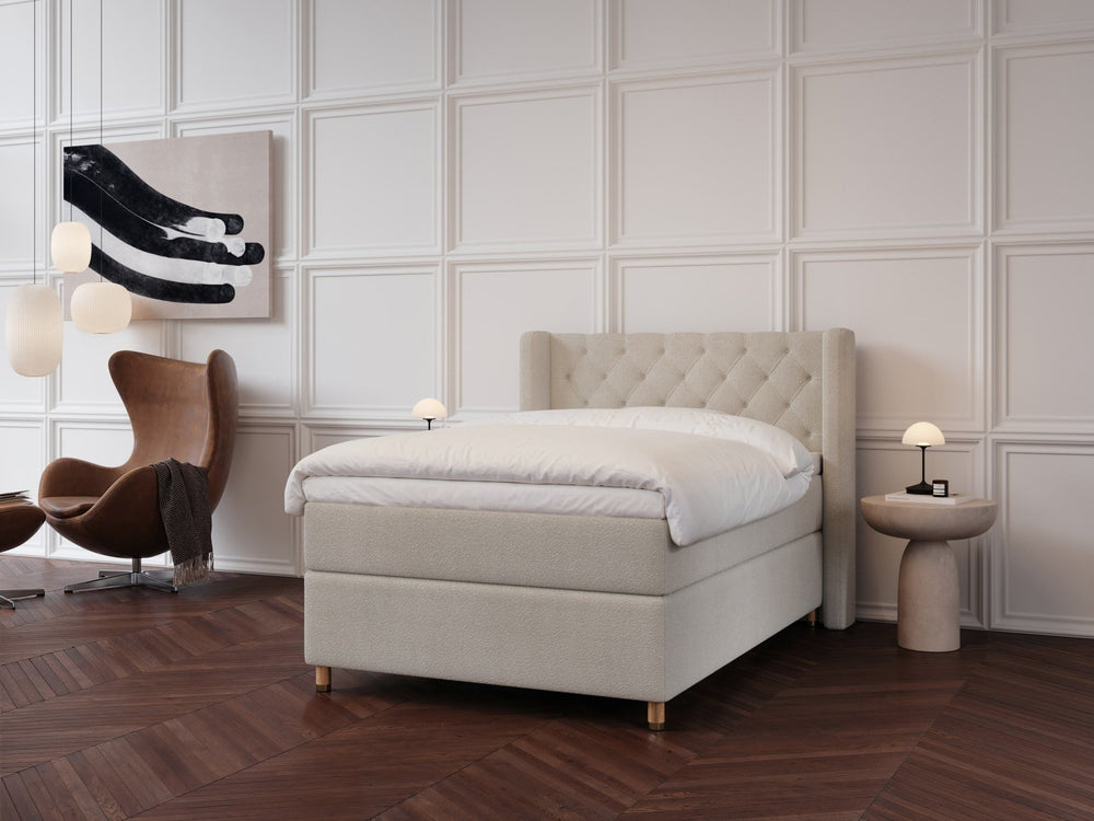 Eira Fjäll 140x200 Bouclé cream Nordic Dream tilbyder senge med skandinavisk design og højkvalitets materialer. Oplev perfekt komfort for en god nattesøvn. Bestil din i dag!