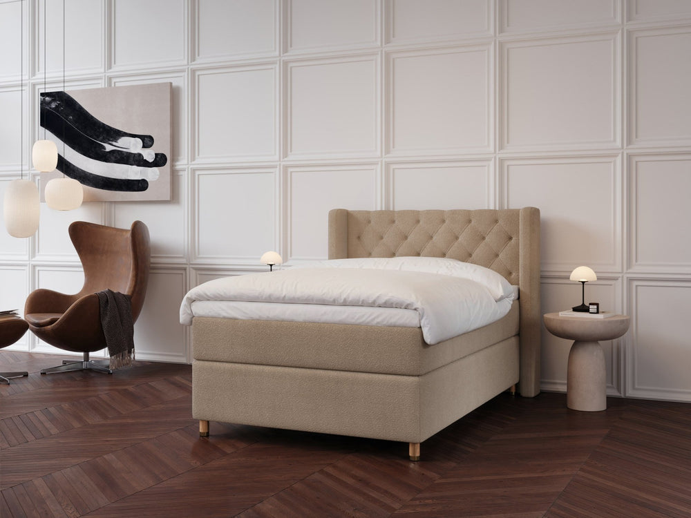 Eira Fjäll 140x200 Bouclé latte Nordic Dream tilbyder senge med skandinavisk design og højkvalitets materialer. Oplev perfekt komfort for en god nattesøvn. Bestil din i dag!