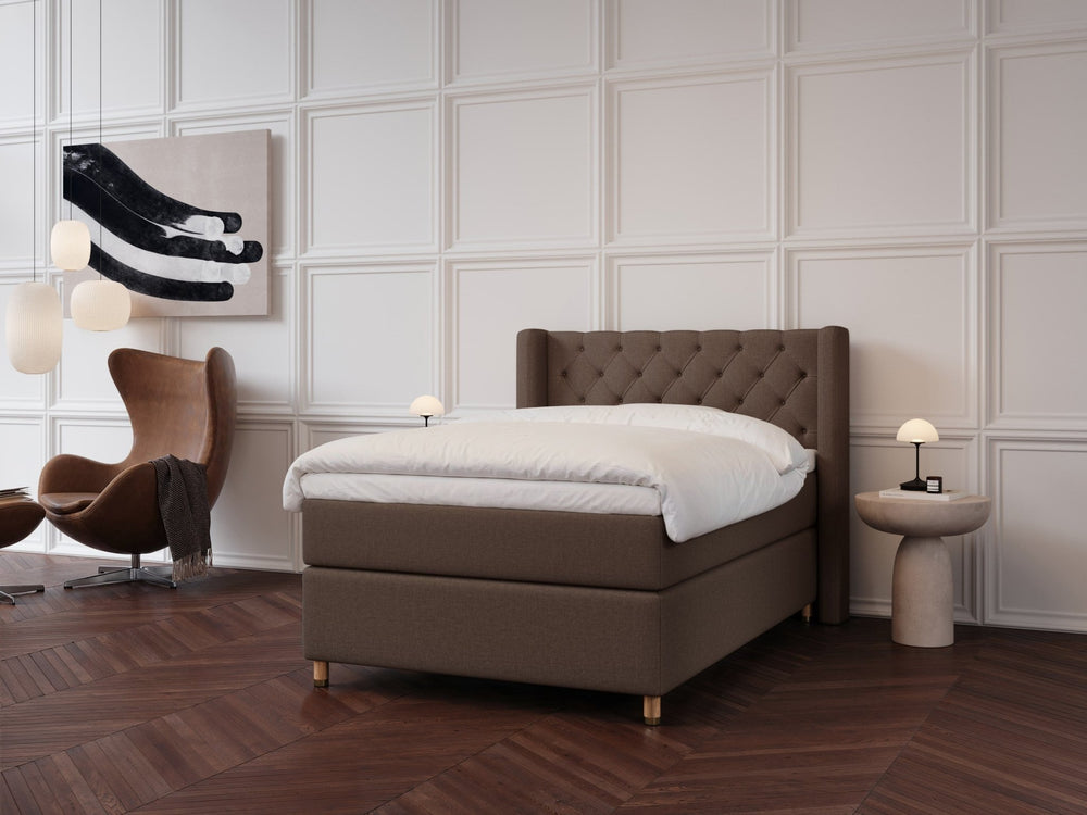 Eira Fjäll 140x200 Mørk brun Nordic Dream tilbyder senge med skandinavisk design og højkvalitets materialer. Oplev perfekt komfort for en god nattesøvn. Bestil din i dag!