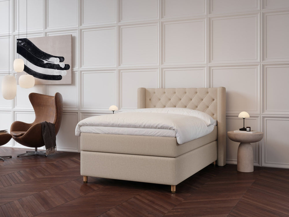 Eira Fjäll 140x200 Sand Nordic Dream tilbyder senge med skandinavisk design og højkvalitets materialer. Oplev perfekt komfort for en god nattesøvn. Bestil din i dag!