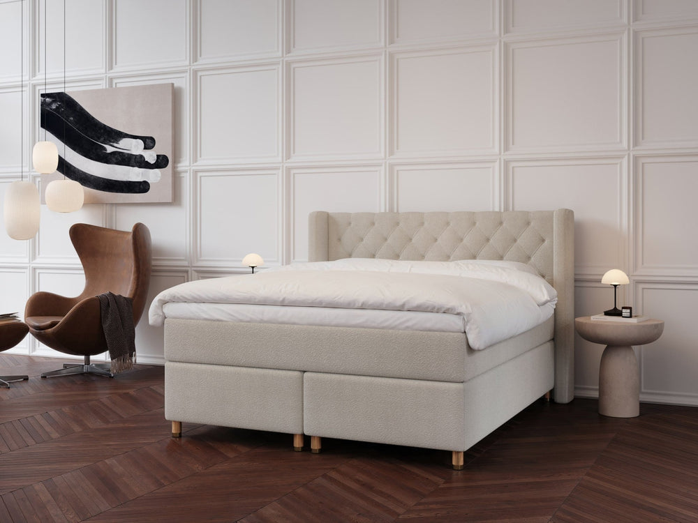 Eira Fjäll 180x210 Bouclé cream Nordic Dream tilbyder senge med skandinavisk design og højkvalitets materialer. Oplev perfekt komfort for en god nattesøvn. Bestil din i dag!