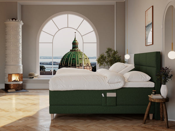 Aura Nordlys 210x210 Dyb grøn Nordic Dream tilbyder senge med skandinavisk design og højkvalitets materialer. Oplev perfekt komfort for en god nattesøvn. Bestil din i dag!