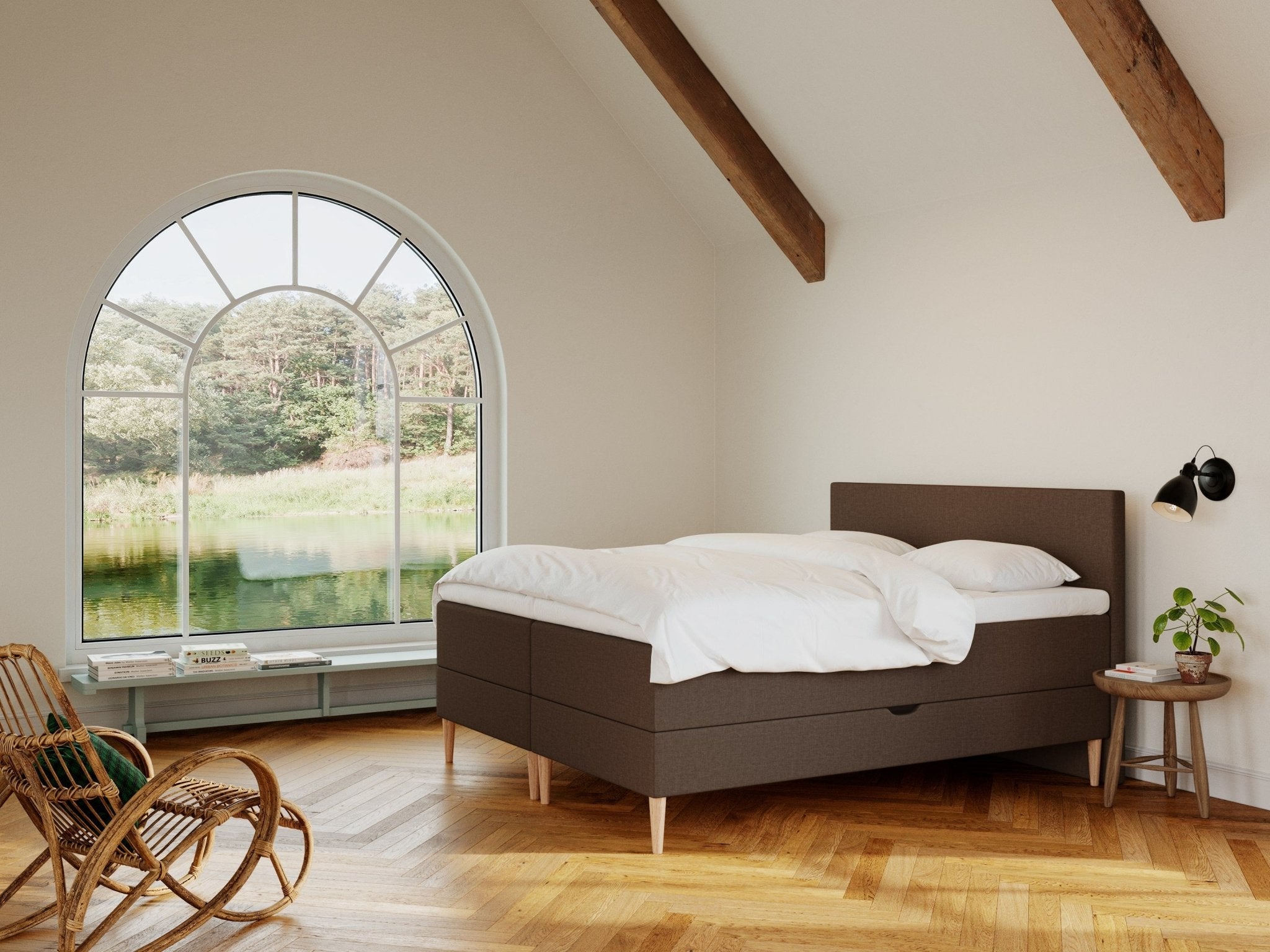 Astrid Älv 160x200 Mørk brun Nordic Dream tilbyder senge med skandinavisk design og højkvalitets materialer. Oplev perfekt komfort for en god nattesøvn. Bestil din i dag!