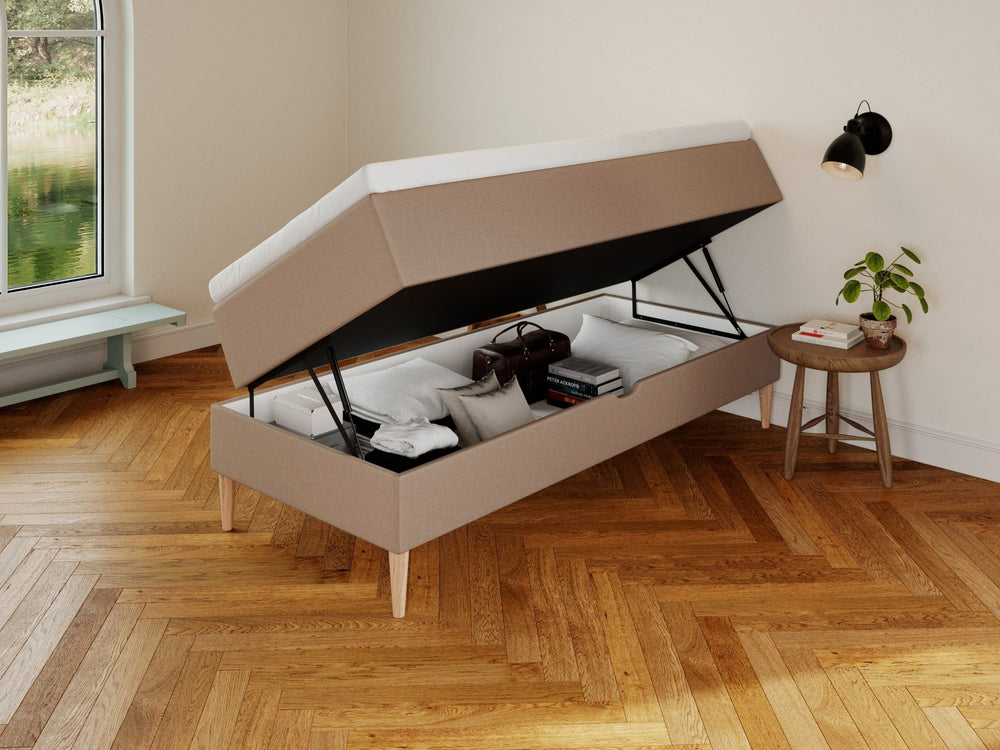 Astrid Älv 80x200 Brun Nordic Dream tilbyder senge med skandinavisk design og højkvalitets materialer. Oplev perfekt komfort for en god nattesøvn. Bestil din i dag!