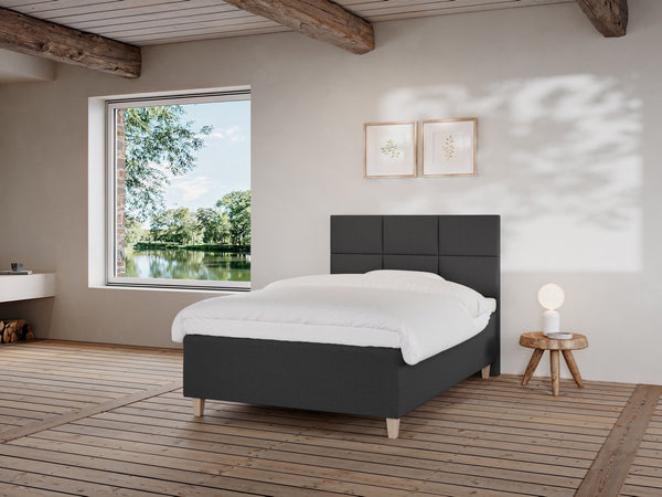 Freja Fjord 120x200 Antracit Nordic Dream tilbyder senge med skandinavisk design og højkvalitets materialer. Oplev perfekt komfort for en god nattesøvn. Bestil din i dag!