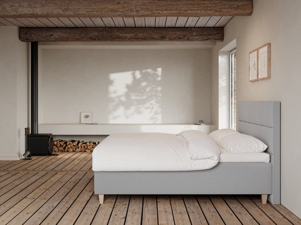 Freja Fjord 160x200 Lys grå Nordic Dream tilbyder senge med skandinavisk design og højkvalitets materialer. Oplev perfekt komfort for en god nattesøvn. Bestil din i dag!