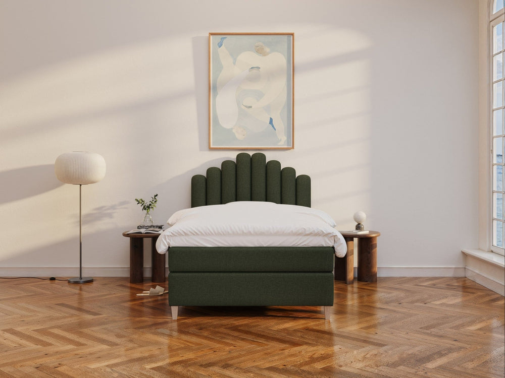 Snefrid Älv 140x210 Dyb grøn Nordic Dream tilbyder senge med skandinavisk design og højkvalitets materialer. Oplev perfekt komfort for en god nattesøvn. Bestil din i dag!