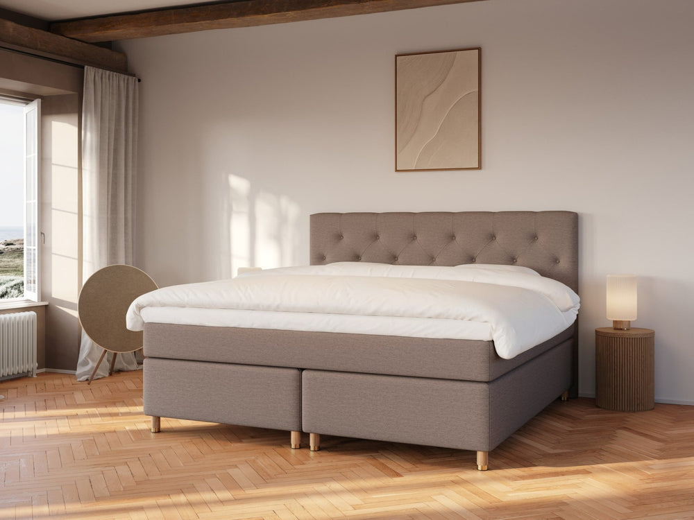 Nora Fjäll | 220x220 | Mocha - Nordic Dream